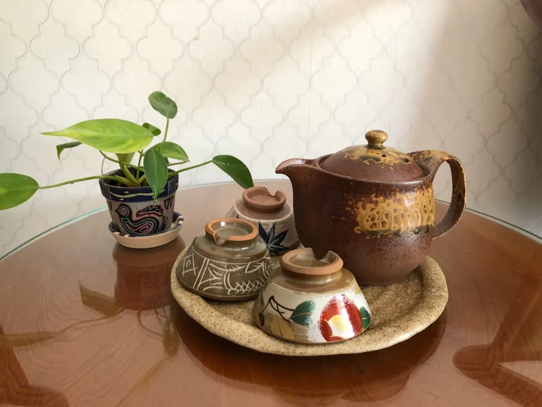 石家庄瓷砖美缝施工流程详解:环氧彩砂与美缝剂工艺对比